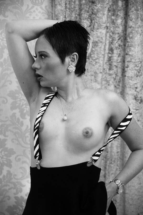 photographer Portytog topless modelling photo with @miss_sexy_saffire