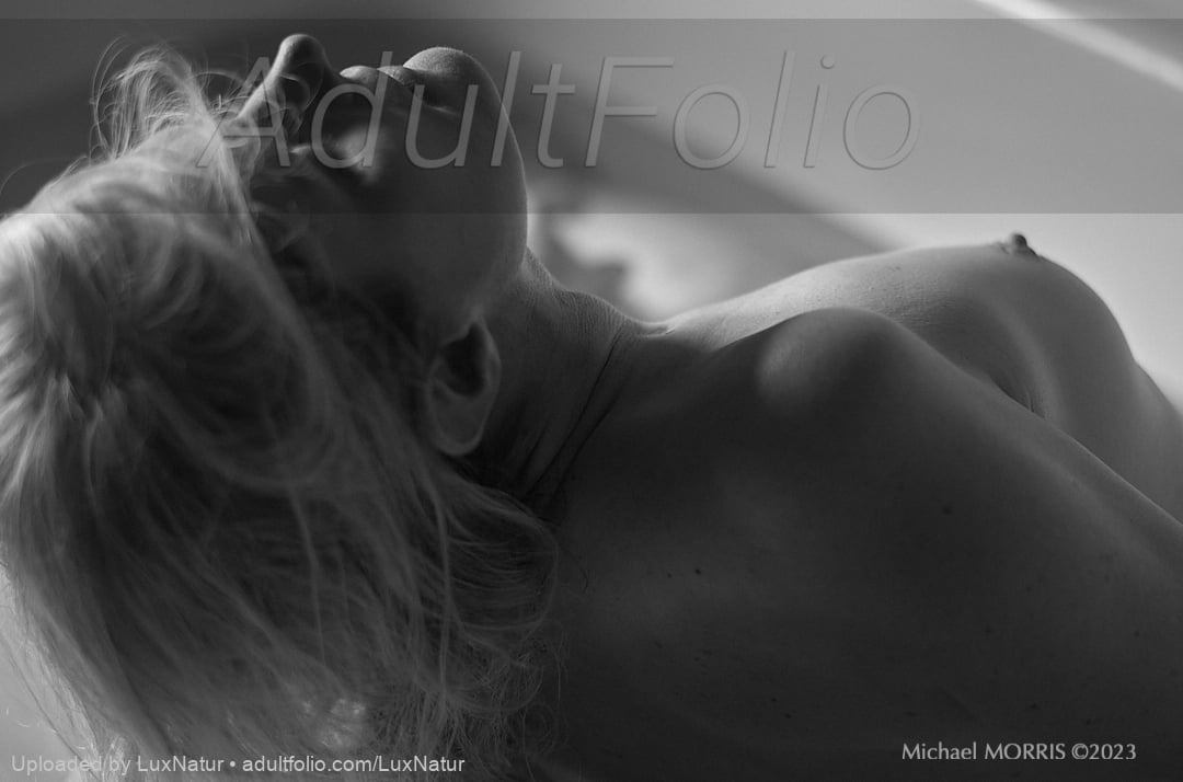 https://www.adultfolio.com/images/watermark/1076490.jpg