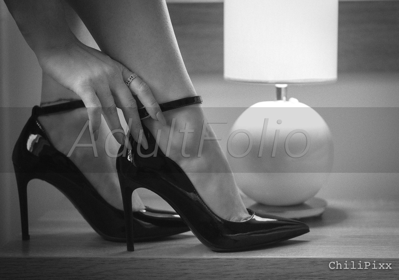 https://www.adultfolio.com/images/watermark/1082076.jpg