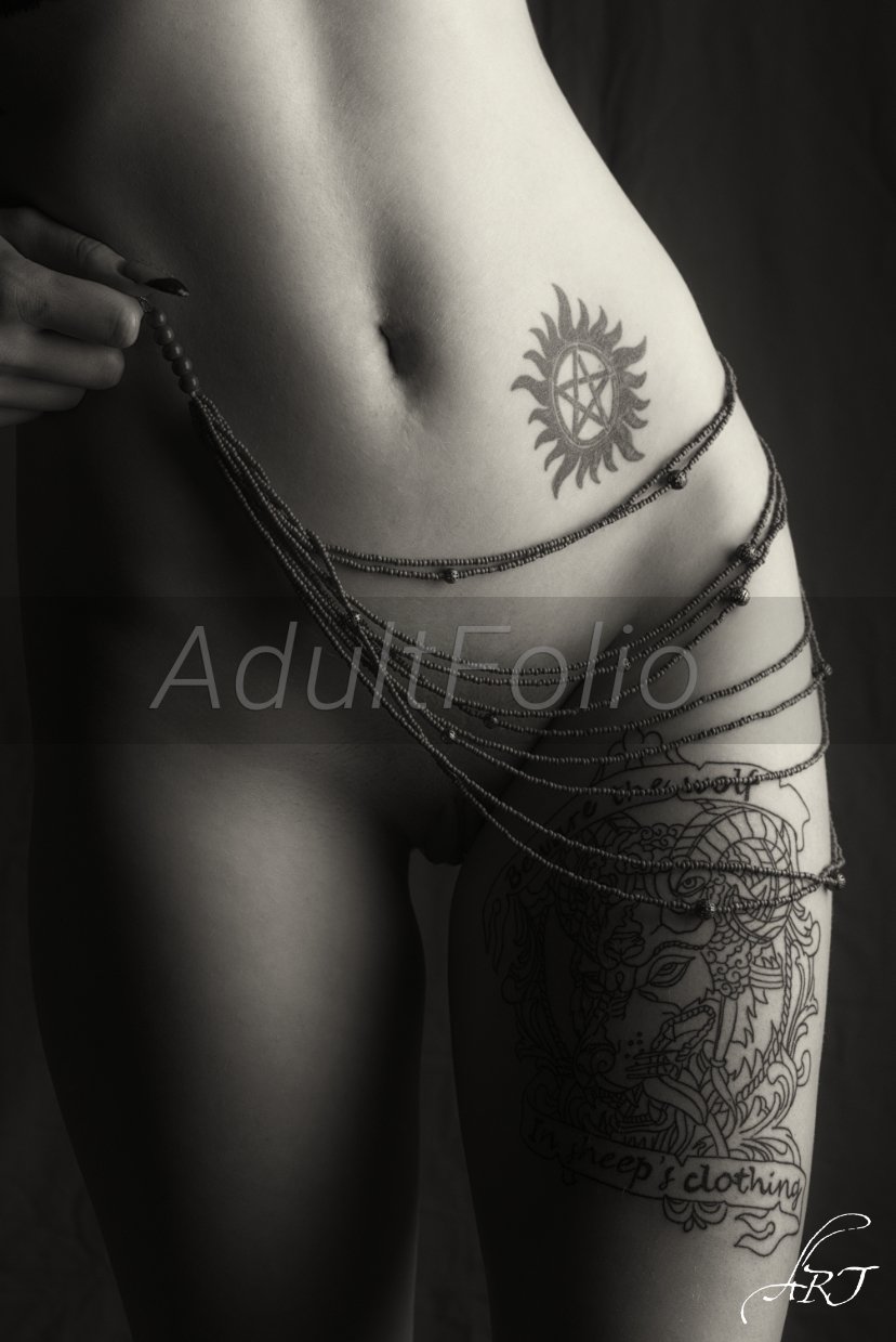 https://www.adultfolio.com/images/watermark/1104326.jpg