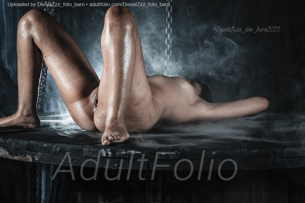 https://www.adultfolio.com/images/watermark/1124572.jpg