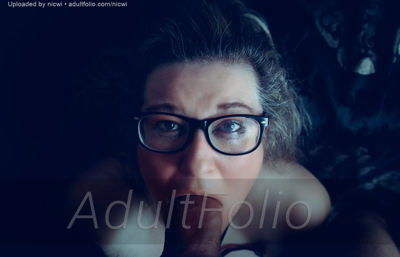 https://www.adultfolio.com/images/watermark/1189047.jpg