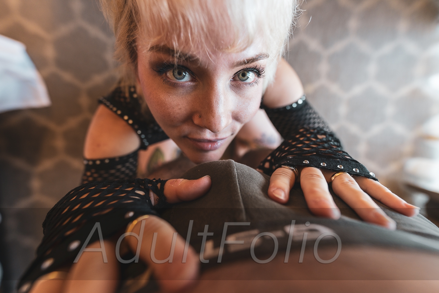 https://www.adultfolio.com/images/watermark/1364926.jpg