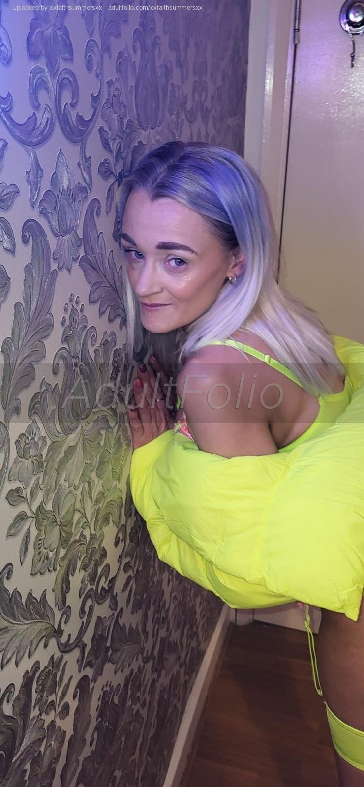 https://www.adultfolio.com/images/watermark/1495377.jpg