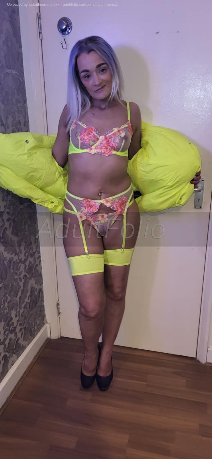 https://www.adultfolio.com/images/watermark/1495378.jpg