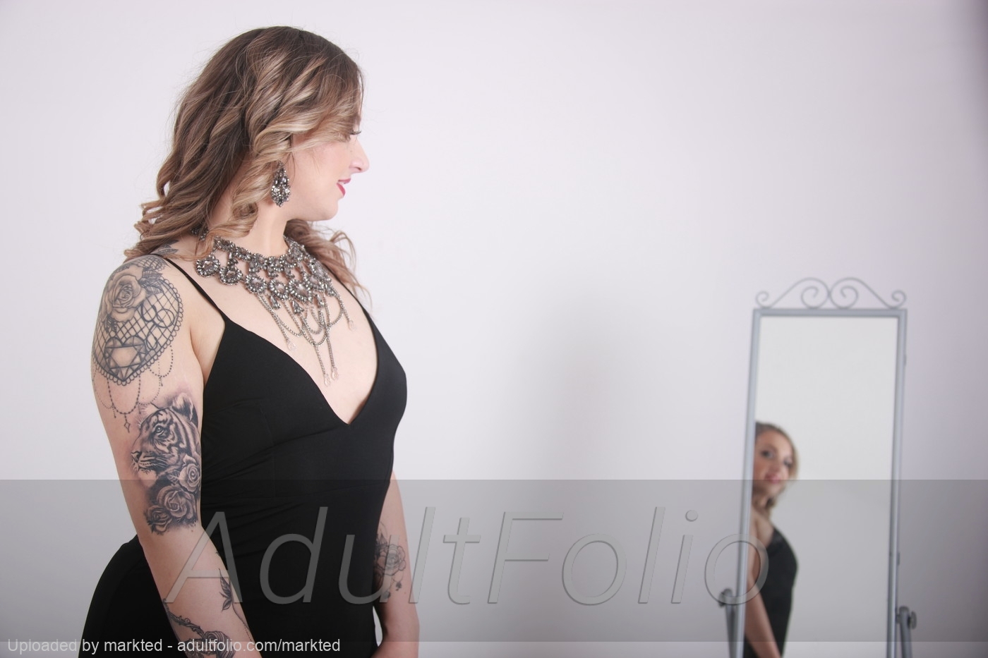 https://www.adultfolio.com/images/watermark/154923.jpg