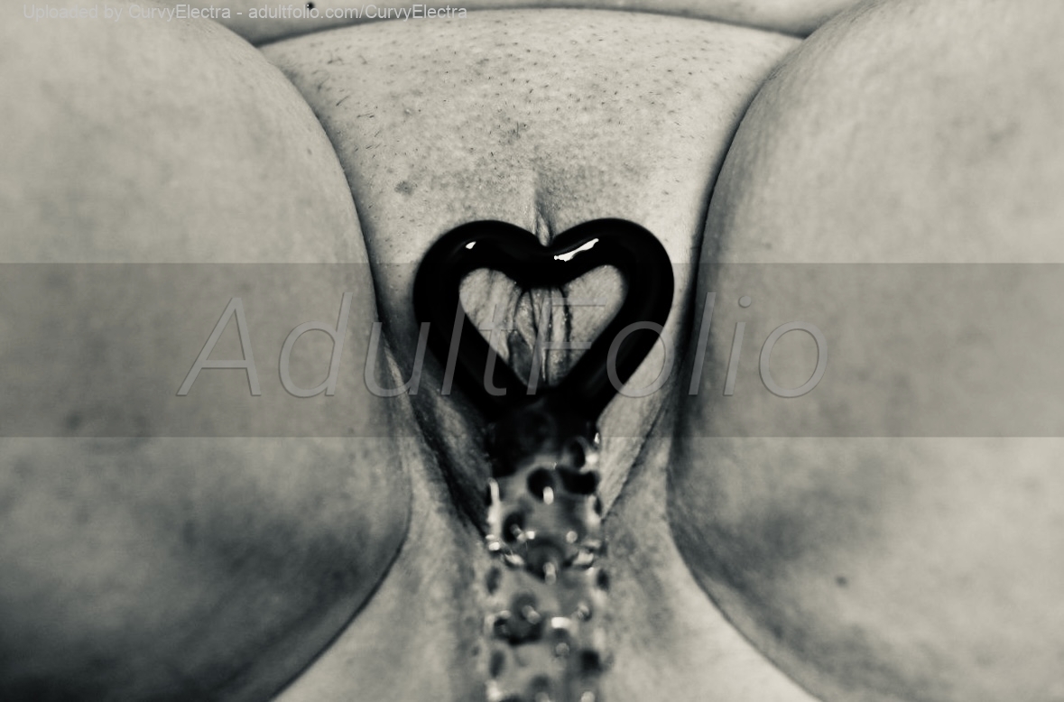 https://www.adultfolio.com/images/watermark/1571292.jpg