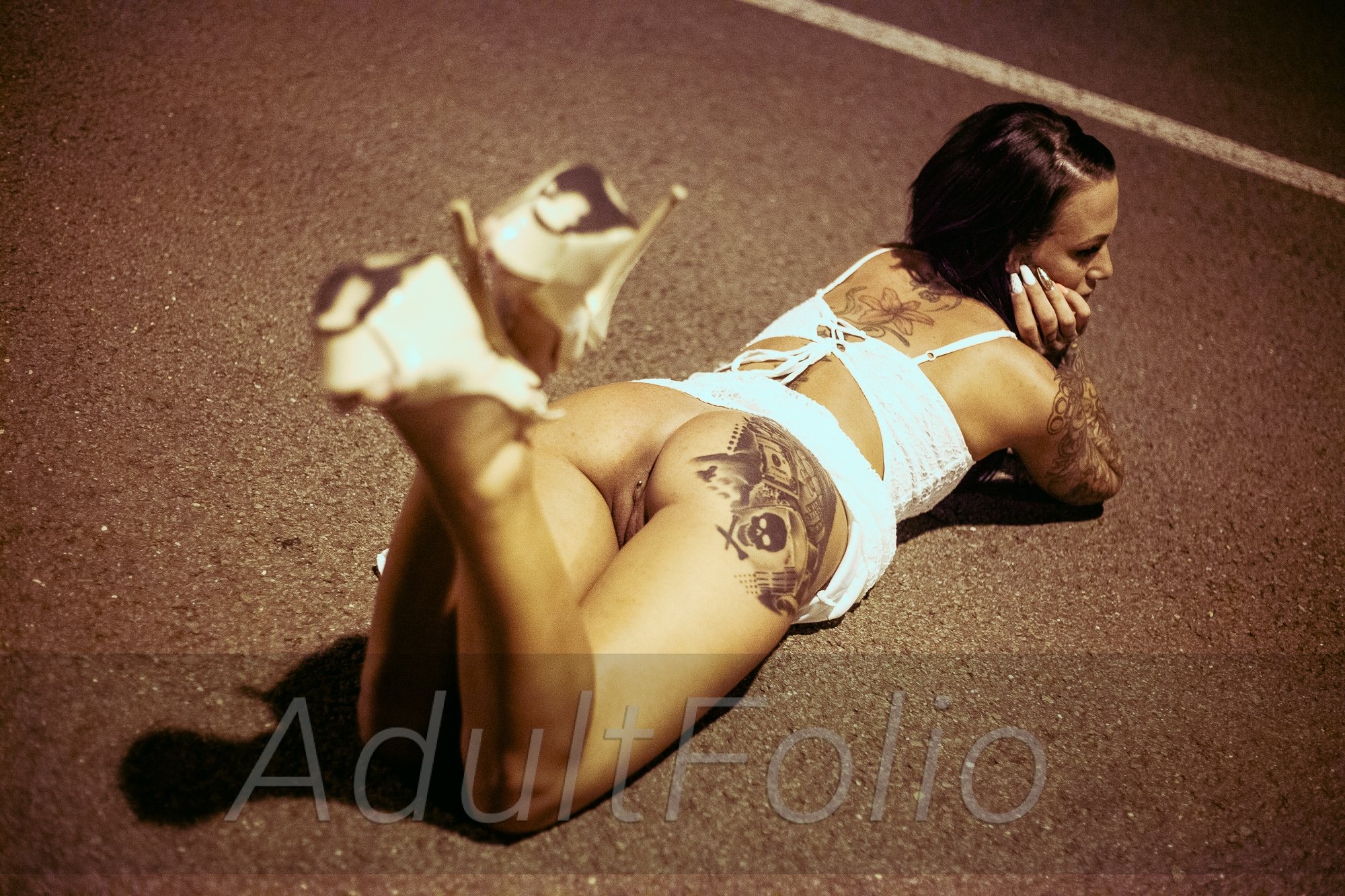 https://www.adultfolio.com/images/watermark/1613791.jpg