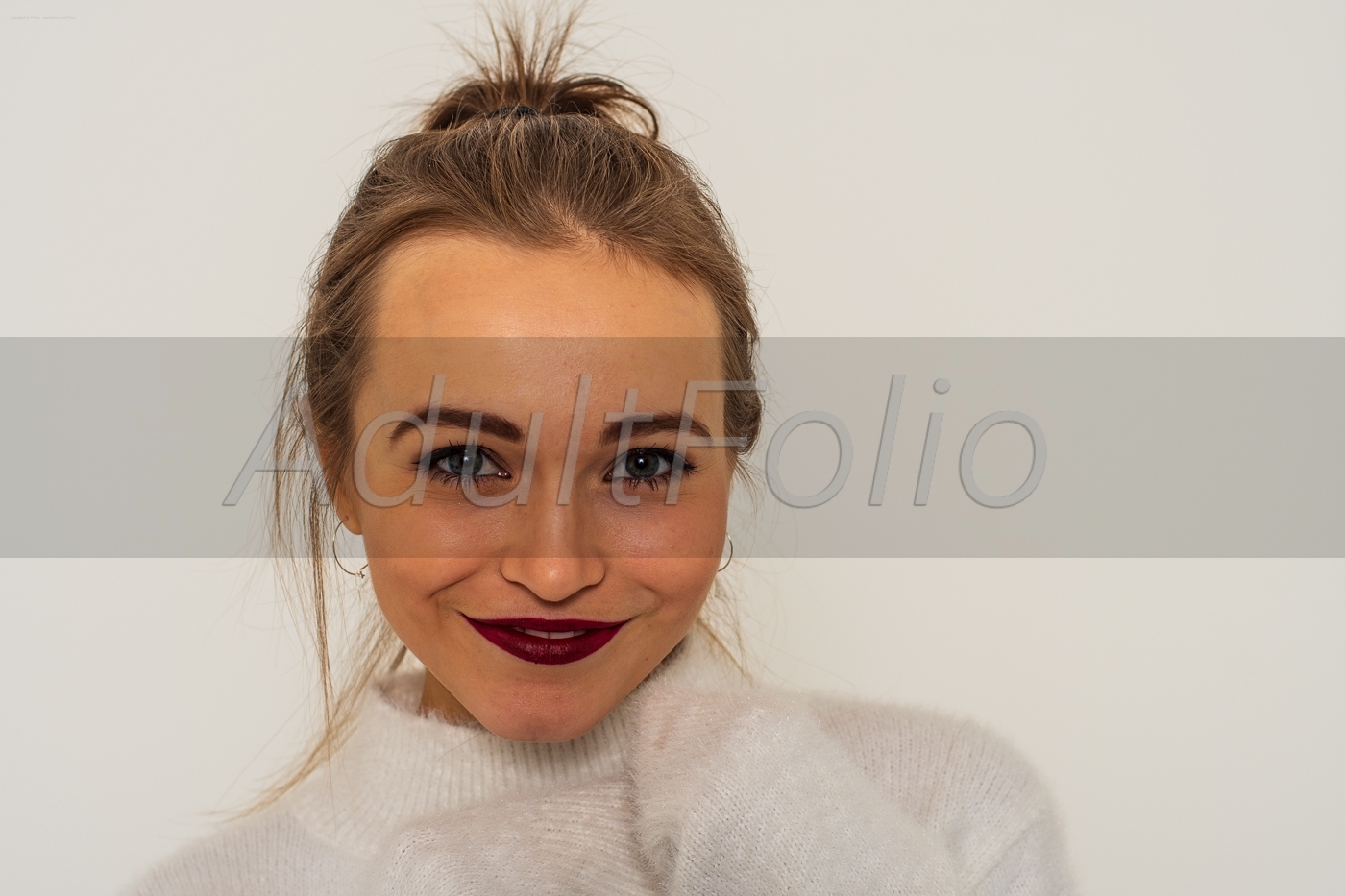 https://www.adultfolio.com/images/watermark/748311.jpg