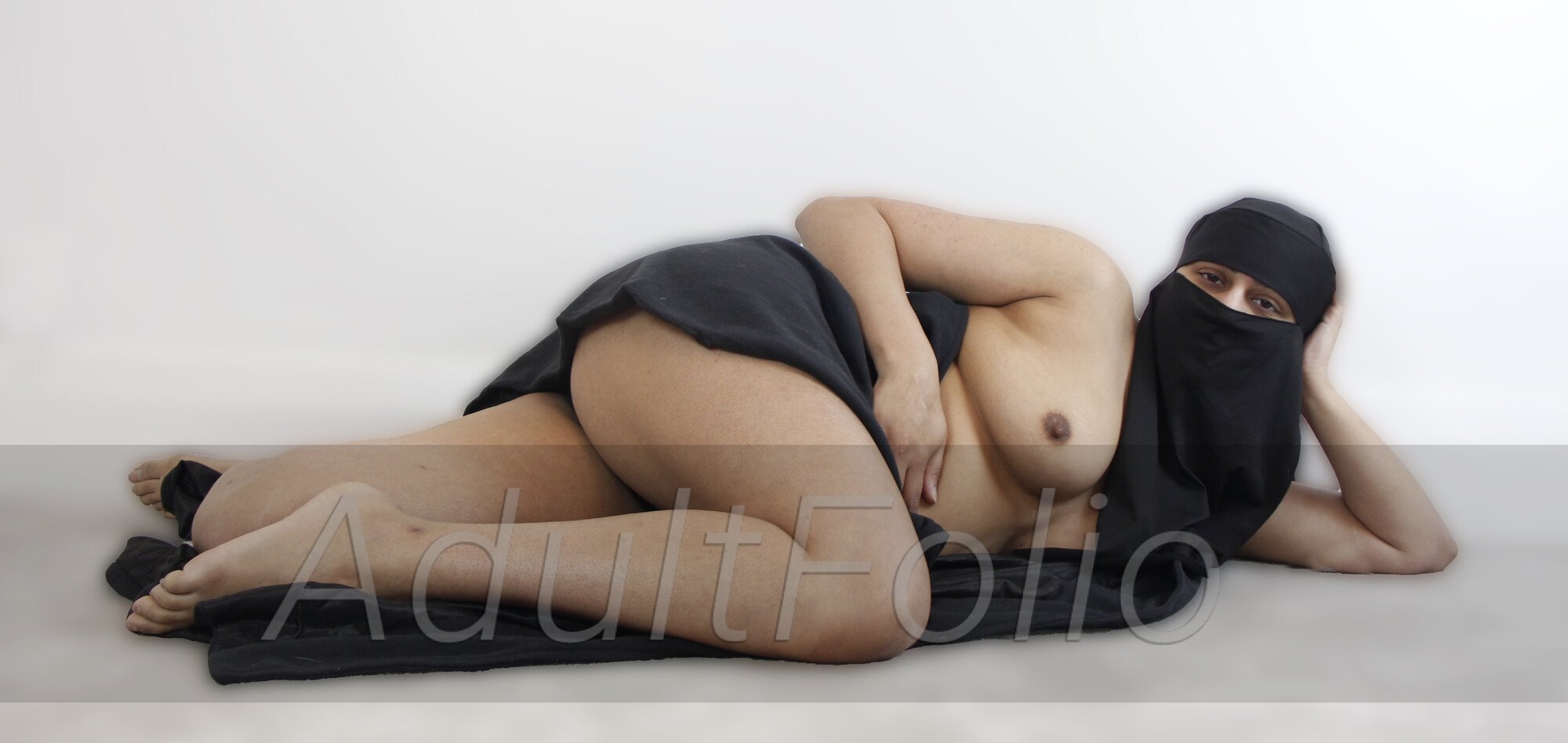 https://adultfolio.com/images/watermark/800491.jpg