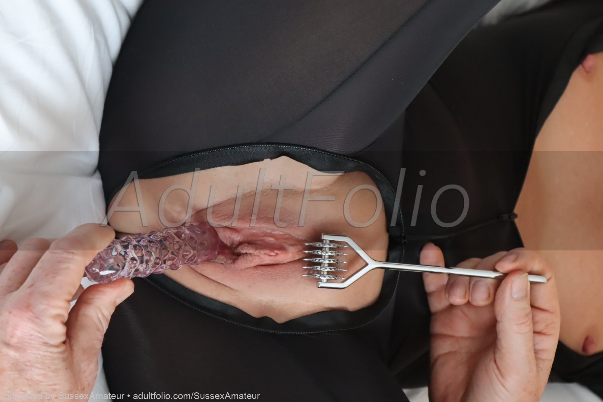 https://www.adultfolio.com/images/watermark/854709.jpg