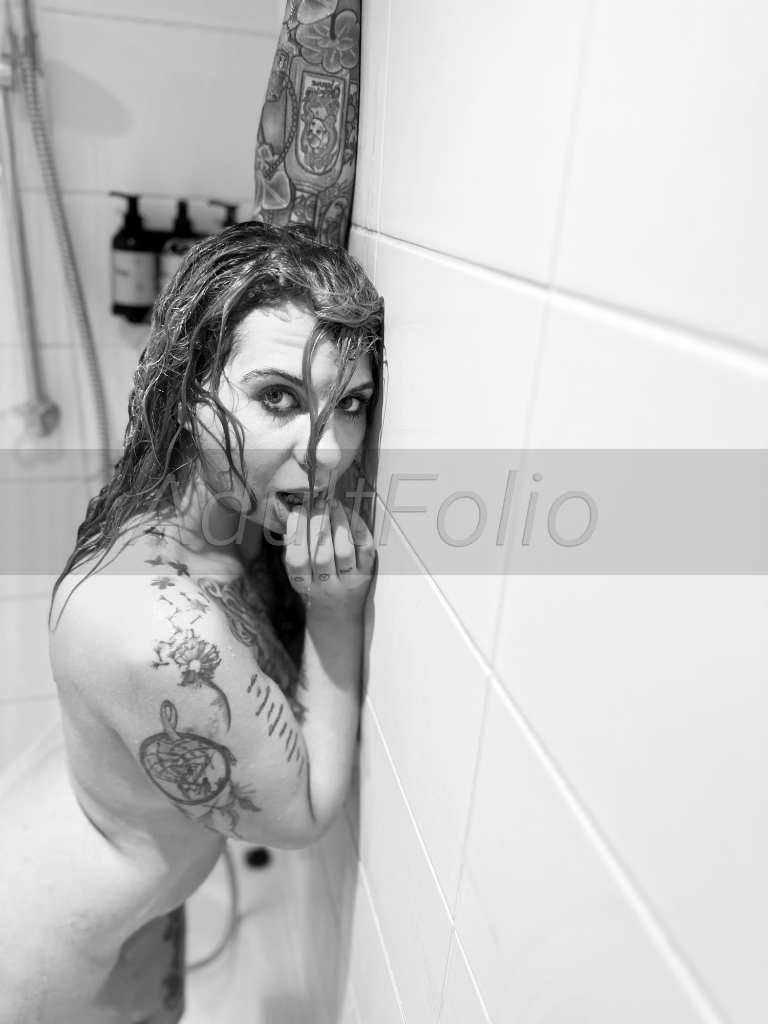 https://www.adultfolio.com/images/watermark/977513.jpg